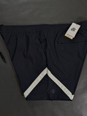 $90 Men’s CURRY 7” Inseam Under Armour Black White Shorts 3XL 44